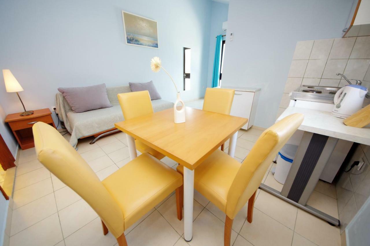 Apartments Eduard Vrsi Ngoại thất bức ảnh