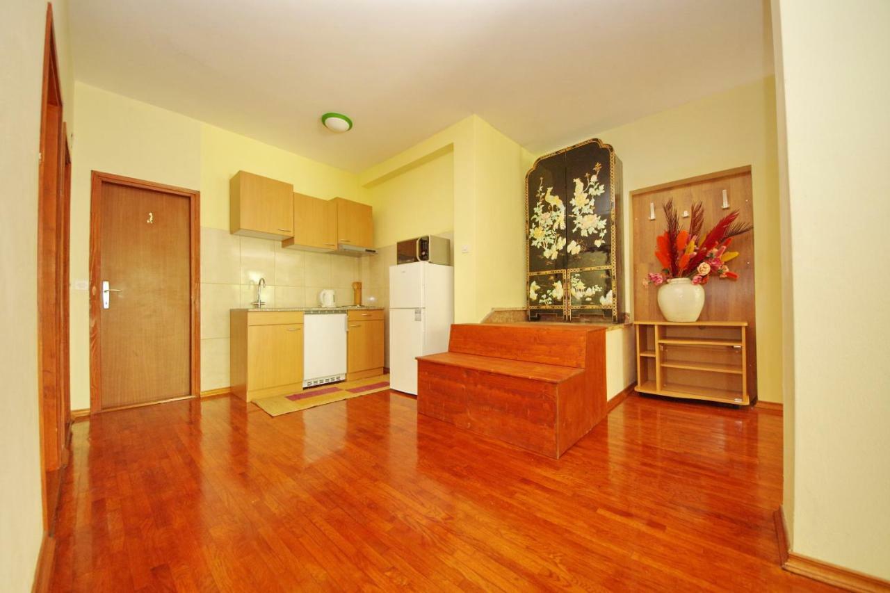Apartments Eduard Vrsi Ngoại thất bức ảnh