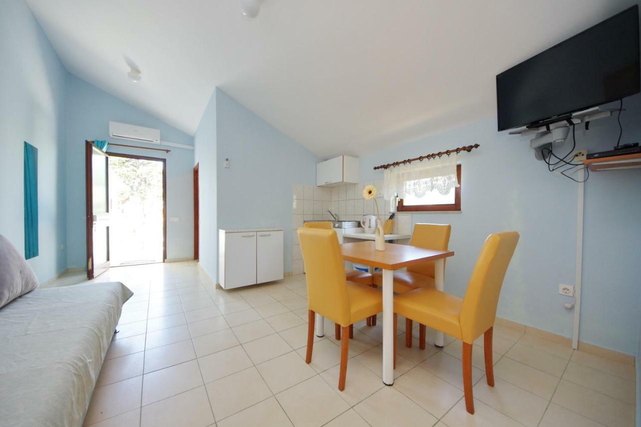 Apartments Eduard Vrsi Ngoại thất bức ảnh