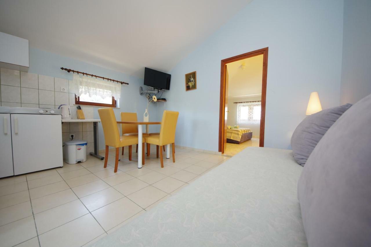 Apartments Eduard Vrsi Ngoại thất bức ảnh