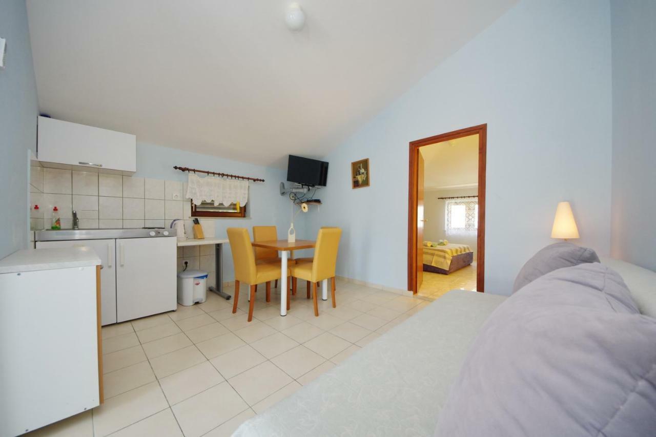 Apartments Eduard Vrsi Ngoại thất bức ảnh